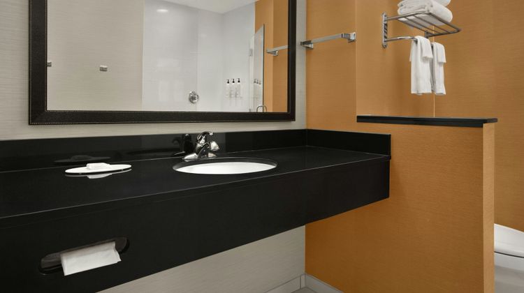 Fairfield Inn & Suites New Castle Room