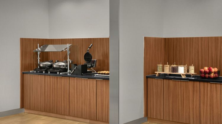Fairfield Inn & Suites New Castle Restaurant