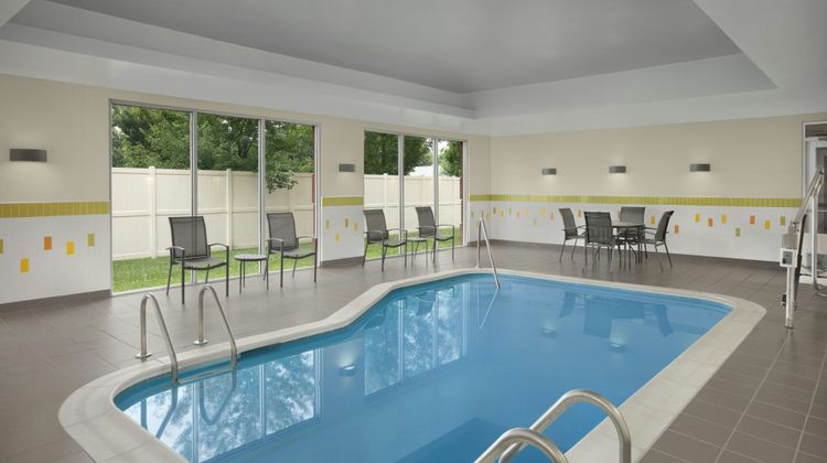 Fairfield Inn & Suites New Castle Pool
