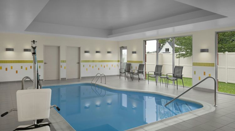 Fairfield Inn & Suites New Castle Pool