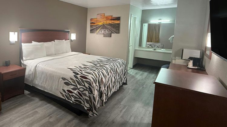 Red Roof Inn Shamrock Room