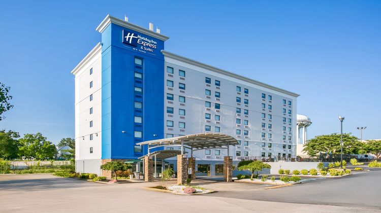 Holiday Inn Express & Sts W Catonsville Exterior