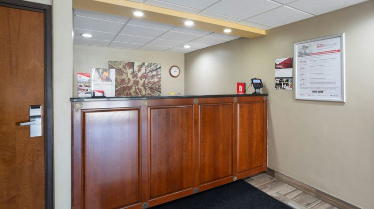 Red Roof Inn Binghamton North Lobby