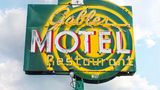 7 Gables Motel/Restaurant Exterior