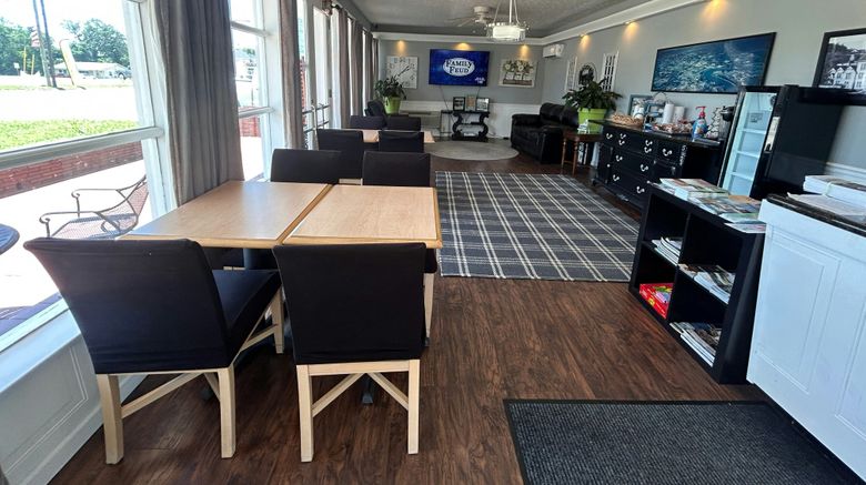 <b>7 Gables Motel/Restaurant Lobby</b>. Images powered by <a href="https://www.leonardoworldwide.com/" title="Leonardo Worldwide" target="_blank">Leonardo</a>.