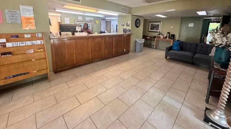 <b>Delta Inn Lobby</b>. Images powered by <a href="https://www.leonardoworldwide.com/" title="Leonardo Worldwide" target="_blank">Leonardo</a>.