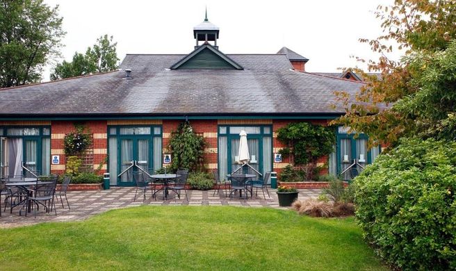 Wigan Oak Hotel Exterior