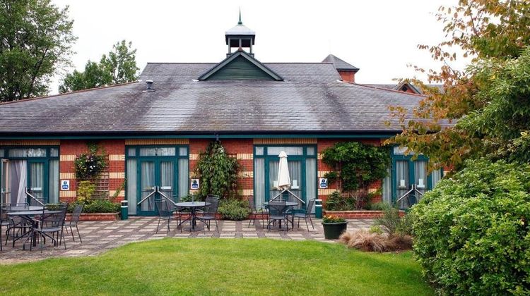 Wigan Oak Hotel Exterior