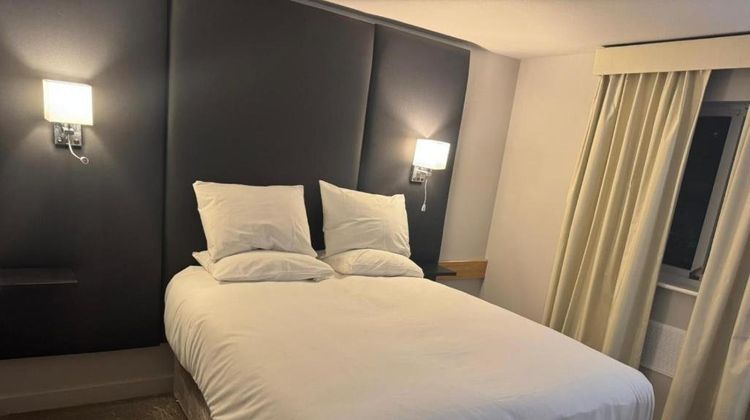 Wigan Oak Hotel Room