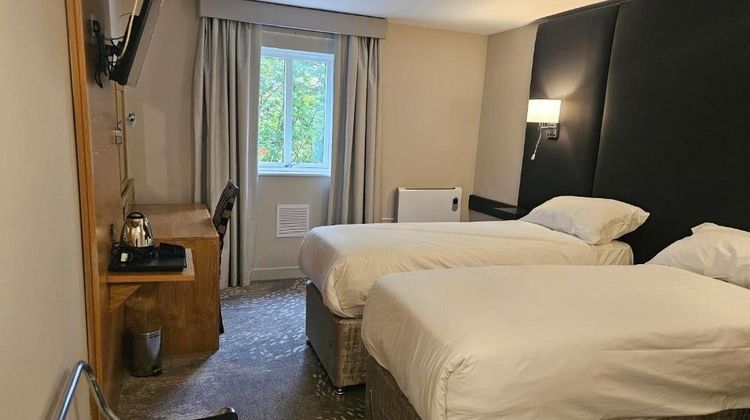 Wigan Oak Hotel Room