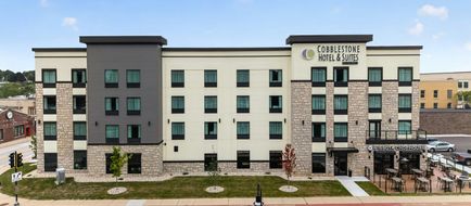Cobblestone Hotel & Suites Exterior
