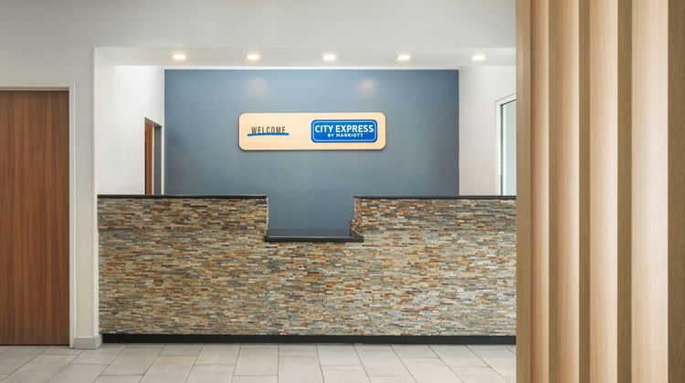 City Express Shepherdsville Louisville Lobby