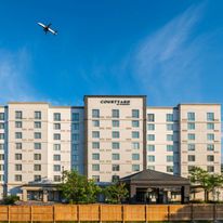 Courtyard by Marriott Toronto Airport
