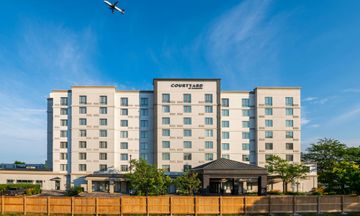 Courtyard by Marriott Toronto Airport