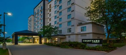 Courtyard by Marriott Toronto Airport Exterior