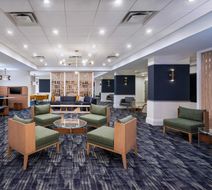 Courtyard by Marriott Toronto Airport Lobby