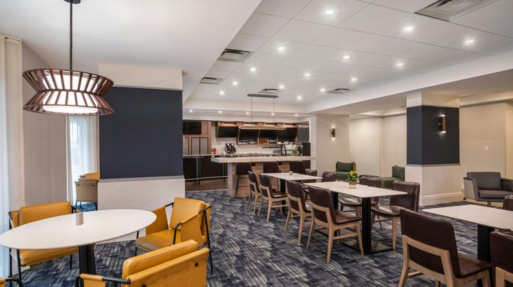 Courtyard by Marriott Toronto Airport Restaurant
