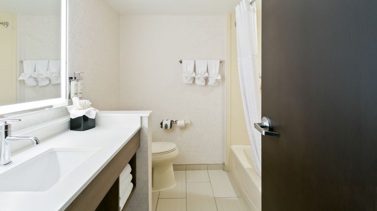 Holiday Inn Express & Sts W Catonsville Room