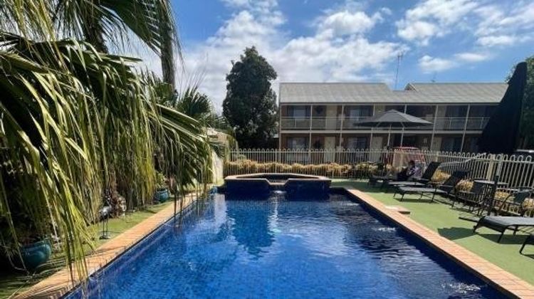 Paddlewheel Motel Pool