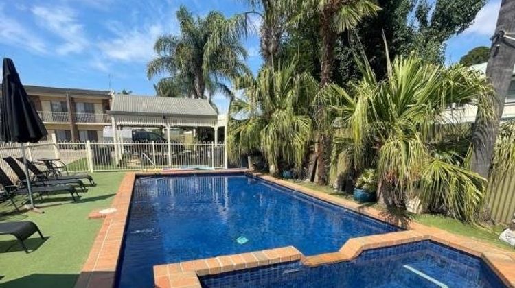 Paddlewheel Motel Pool