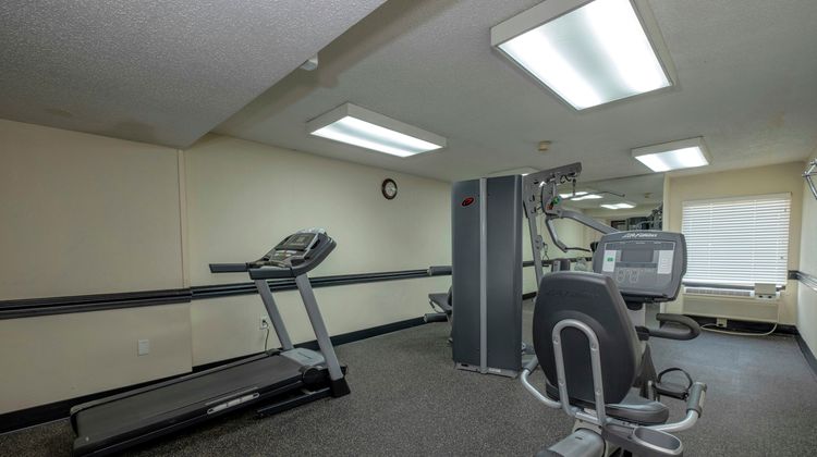 Red Roof Inn Charlotte – University Health Club