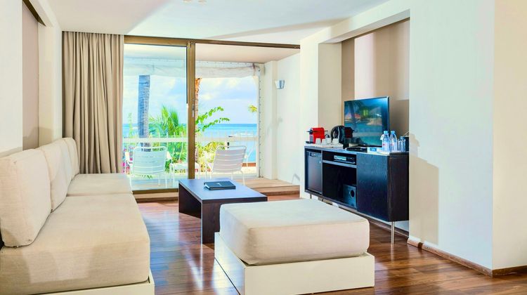 Holland House Beach Hotel Suite