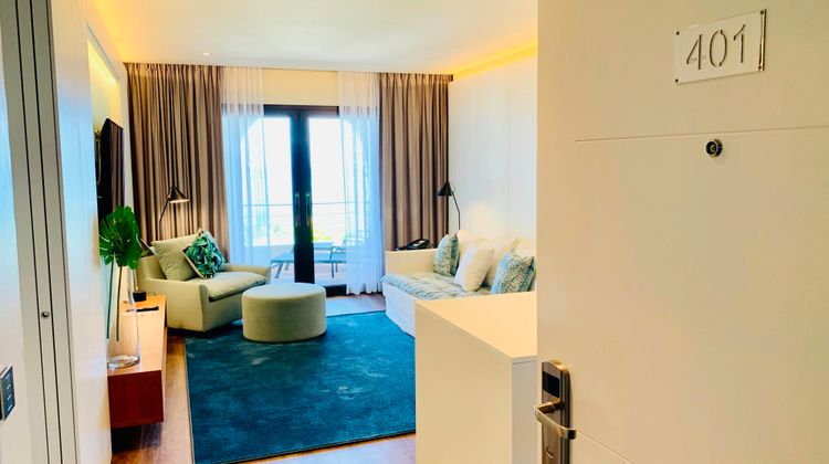 Holland House Beach Hotel Suite