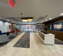 Holiday Inn Express Waterford Exterior