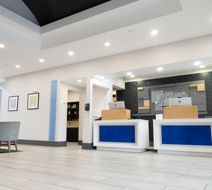 Holiday Inn Express Hotel & Suites Exterior
