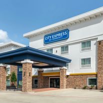 City Express by Marriott Spring