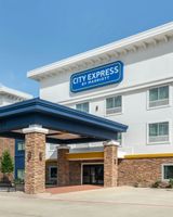 City Express by Marriott Spring