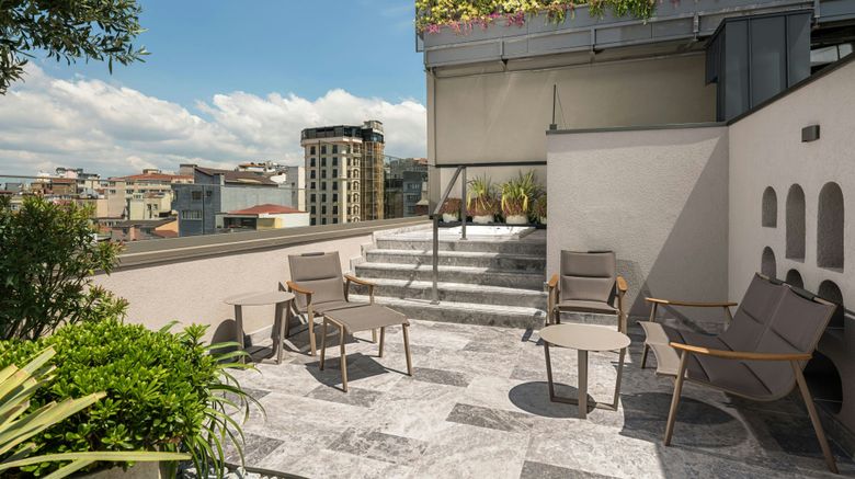 <b>Aloft Istanbul Karakoy Pool</b>. Images powered by <a href="https://www.leonardoworldwide.com/" title="Leonardo Worldwide" target="_blank">Leonardo</a>.