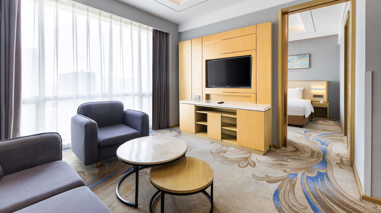 Holiday Inn Express Anshan Downtown Suite