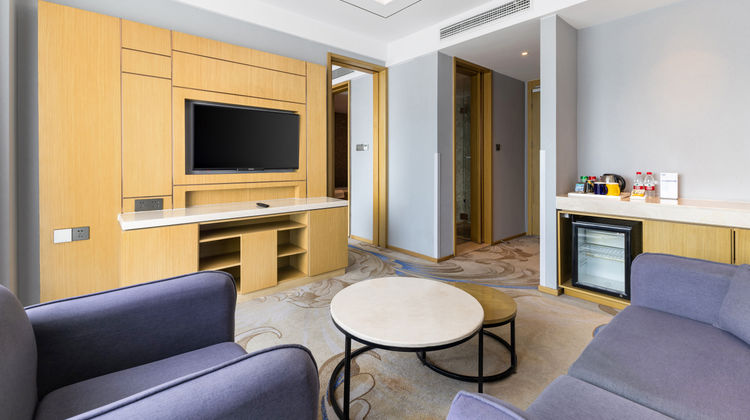 Holiday Inn Express Anshan Downtown Suite
