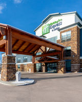 Holiday Inn Express Hotel & Suites
