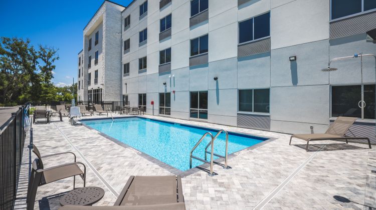 Holiday Inn Exp Suites Fernandina Pool