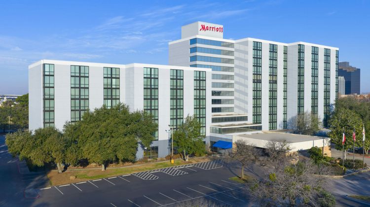 Houston Marriott North Exterior