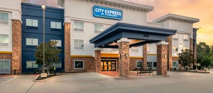 City Express by Marriott Spring Exterior