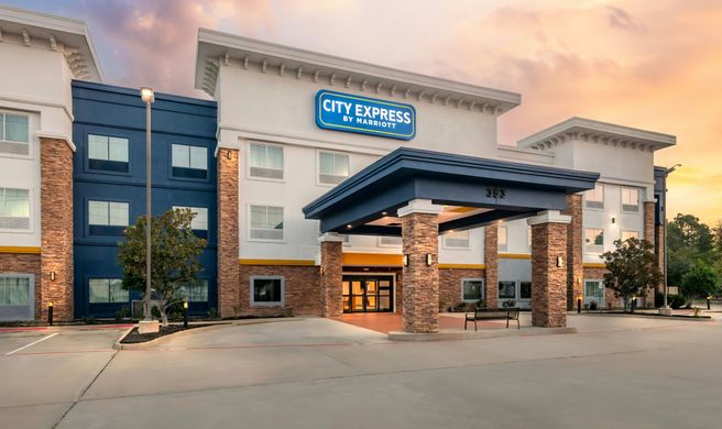City Express by Marriott Spring Exterior