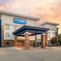 City Express by Marriott Spring
