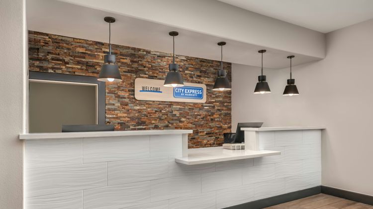 City Express by Marriott Spring Lobby
