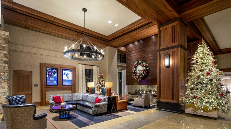 Gaylord Rockies Resort & Conv Ctr Lobby