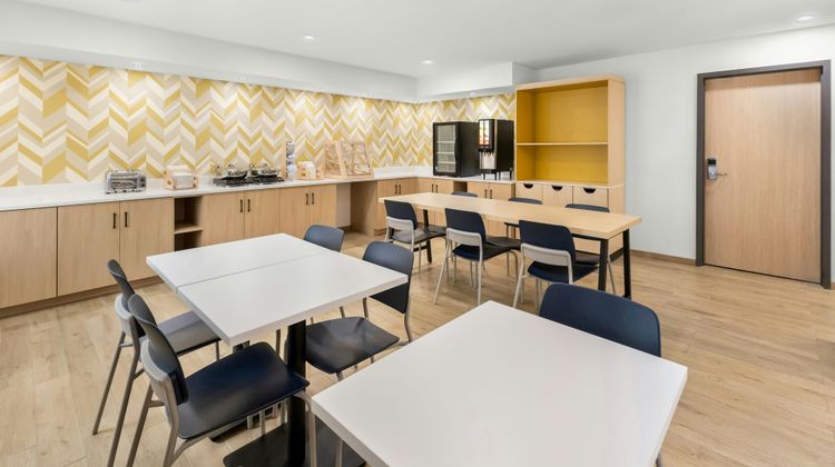 City Express By Marriott Newport News Restaurant