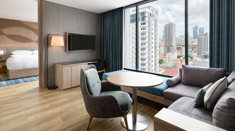 Courtyard by Marriott Phnom Penh Suite