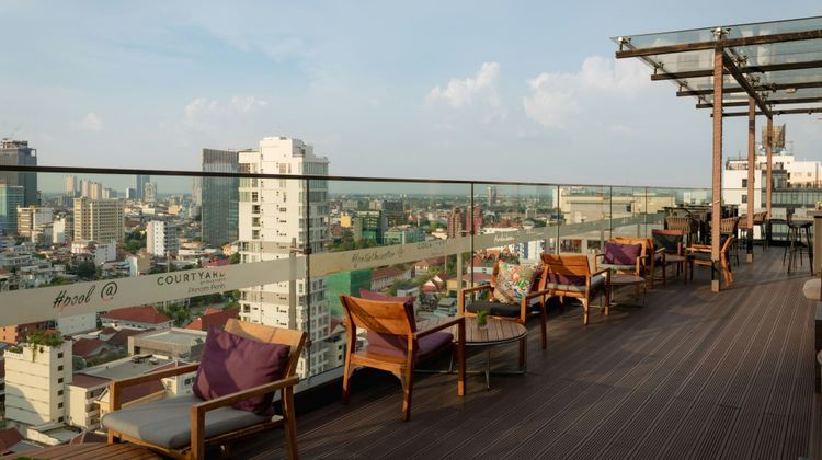 Courtyard by Marriott Phnom Penh Pool