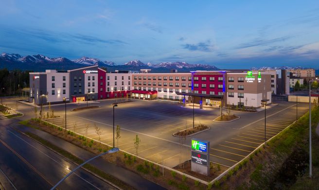 Holiday Inn Express & Suites Anchorage Exterior