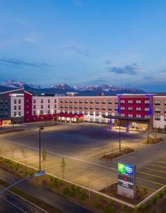 Holiday Inn Express & Suites Anchorage
