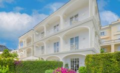 Pazziella Garden & Suites