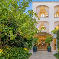 Pazziella Garden & Suites