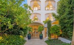 Pazziella Garden & Suites